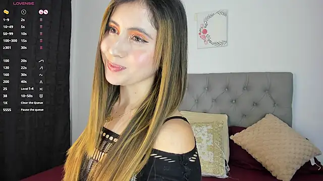 Nicol Swift  online show from 11/14/25, 12:31