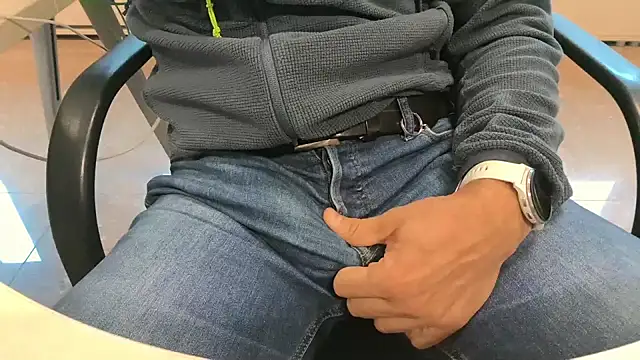 alessandroman2114 online show from 10/23/25, 10:36