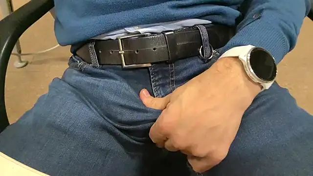 alessandroman2114 online show from 12/01/25, 05:29