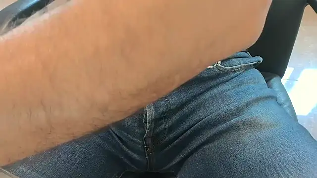 alessandroman2114 online show from 06/08/26, 10:26