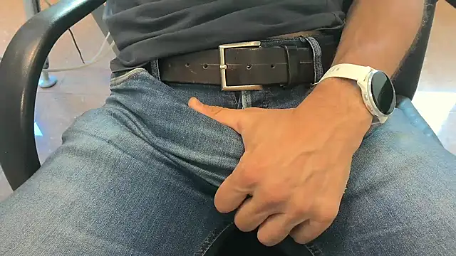 alessandroman2114 online show from 06/12/26, 10:58