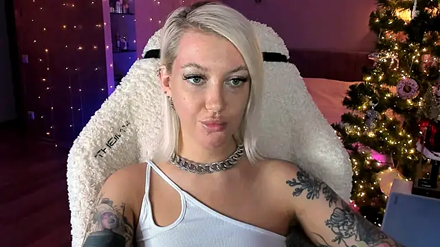 tykioty Miley online show from 12/15/25, 01:59