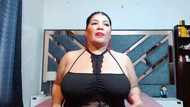 Snapshot of KarlaTesg chatting on 06/27/26, 12:22 KarlaTesg online show from 06/27/26, 12:22
