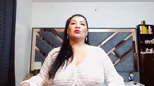 Snapshot of KarlaTesg chatting on 07/14/26, 09:14 KarlaTesg online show from 07/14/26, 09:14
