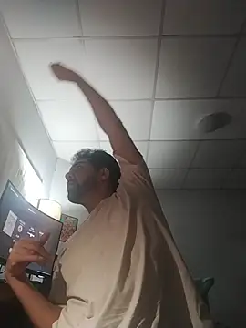 Snapshot of nicedick_bro chatting on 11/16/25, 06:19 nicedick bro online show from 11/16/25, 06:19