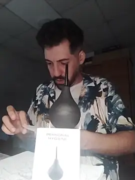 Snapshot of nicedick_bro chatting on 03/05/26, 12:06 nicedick bro online show from 03/05/26, 12:06