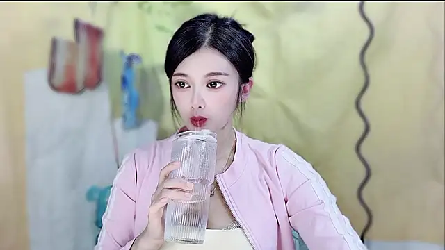 Snapshot of VIWVI chatting on 03/18/26, 05:10 VIWVI online show from 03/18/26, 05:10