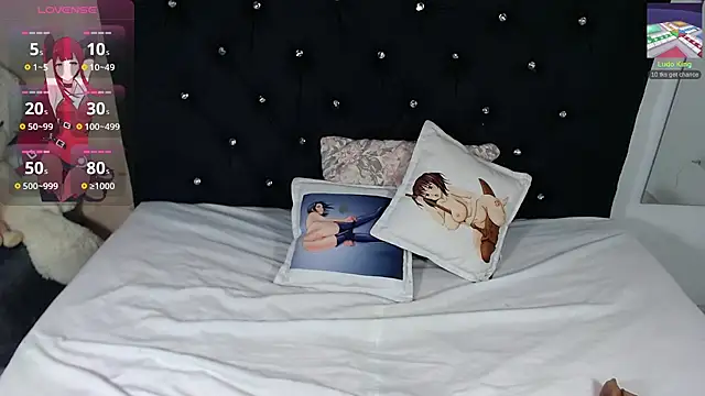 Snapshot of nikol_winick chatting on 11/19/25, 09:09 nikol winick online show from 11/19/25, 09:09