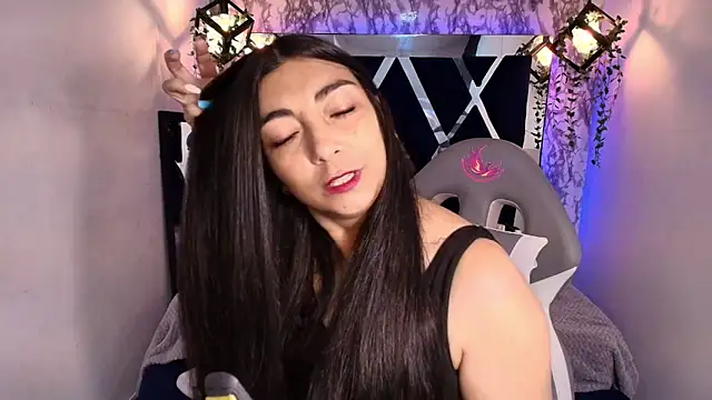 Karla hernandez  online show from 09/13/25, 12:16