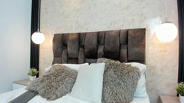 keyla  ross online show from 12/18/24, 10:57