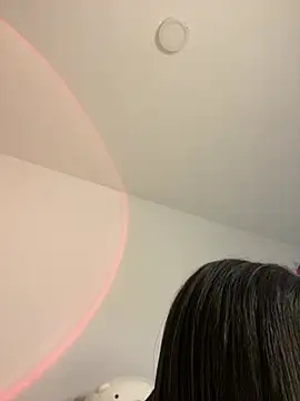 Snapshot of montmariana chatting on 02/06/25, 01:05 montmariana online show from 02/06/25, 01:05