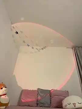 Snapshot of montmariana chatting on 02/24/25, 12:09 montmariana online show from 02/24/25, 12:09