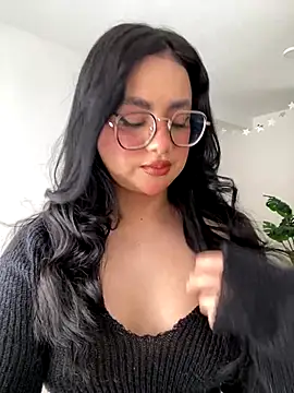 Snapshot of montmariana chatting on 09/12/25, 05:35 montmariana online show from 09/12/25, 05:35