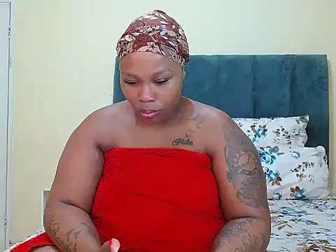 Snapshot of curvycloe1 chatting on 04/21/26, 07:03 curvycloe1 online show from 04/21/26, 07:03