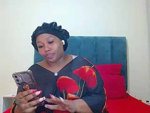 Snapshot of curvycloe1 chatting on 06/02/26, 07:21 curvycloe1 online show from 06/02/26, 07:21