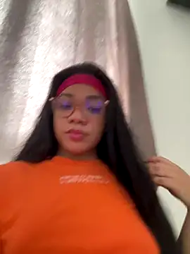 Snapshot of ashley_Tompson1 chatting on 11/10/25, 02:16 ashley Tompson1 online show from 11/10/25, 02:16