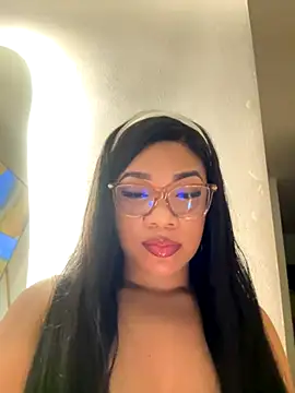 Snapshot of ashley_Tompson1 chatting on 11/26/25, 12:11 ashley Tompson1 online show from 11/26/25, 12:11