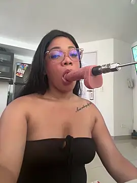 Snapshot of ashley_Tompson1 chatting on 12/14/25, 01:05 ashley Tompson1 online show from 12/14/25, 01:05