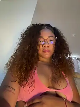 Snapshot of ashley_Tompson1 chatting on 03/26/26, 12:11 ashley Tompson1 online show from 03/26/26, 12:11