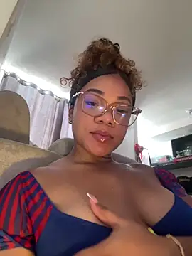 Snapshot of ashley_Tompson1 chatting on 04/15/26, 02:02 ashley Tompson1 online show from 04/15/26, 02:02