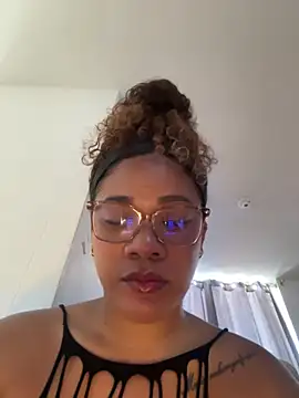 Snapshot of ashley_Tompson1 chatting on 04/17/26, 01:25 ashley Tompson1 online show from 04/17/26, 01:25