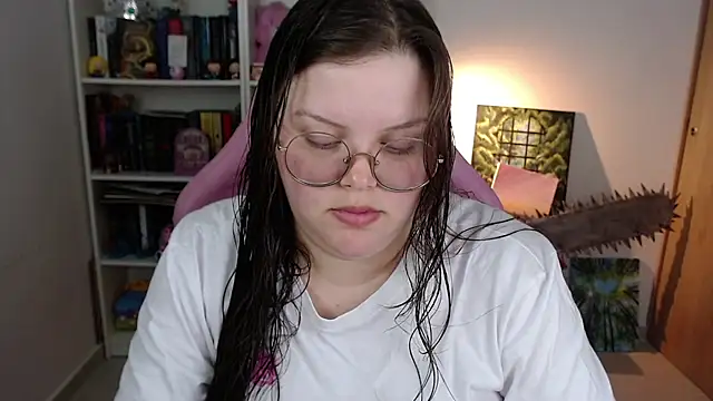 Snapshot of Gabiwaifu chatting on 07/19/26, 05:00 Gabiwaifu online show from 07/19/26, 05:00