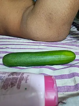 Priya Bong online show from 09/24/25, 07:39