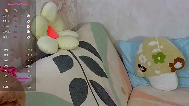 TrissMerigold9 online show from 10/30/25, 09:26