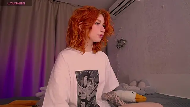 Snapshot of Evaa_Moonn_ chatting on 01/27/25, 10:49 Evaa Moonn online show from 01/27/25, 10:49