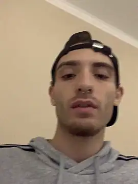 Snapshot of LaMaterialista chatting on 10/21/25, 11:05 LaMaterialista online show from 10/21/25, 11:05