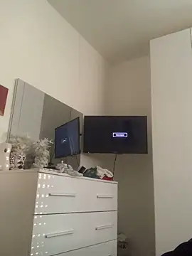 Snapshot of LaMaterialista chatting on 03/17/26, 03:59 LaMaterialista online show from 03/17/26, 03:59