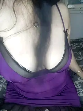 Snapshot of Farouha-aa chatting on 02/26/25, 03:19 Farouha-aa online show from 02/26/25, 03:19