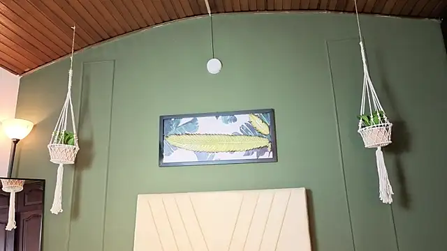 LILA ELLIOT online show from 12/20/25, 08:43