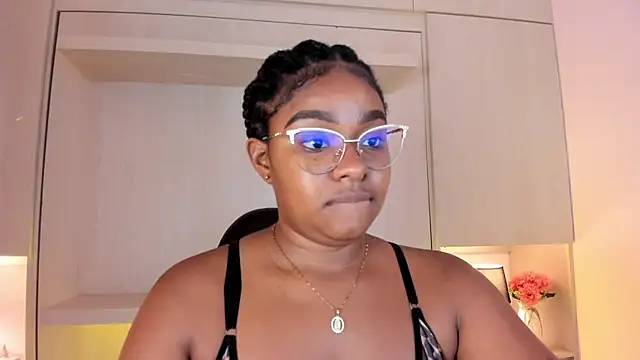 tamaraa smiith online show from 11/03/25, 07:37