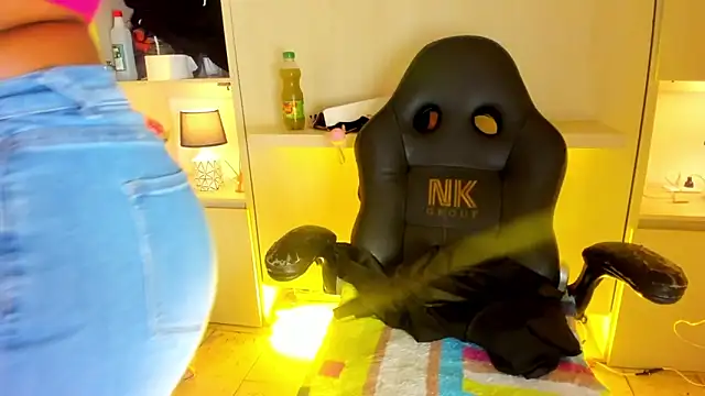 tamaraa smiith online show from 11/22/25, 07:35