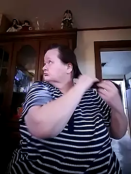 Snapshot of Bayou_Woman68 chatting on 11/17/25, 03:40 Bayou Woman68 online show from 11/17/25, 03:40