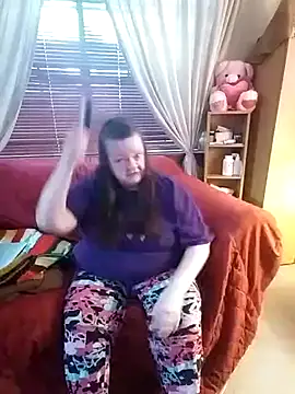 Snapshot of Bayou_Woman68 chatting on 11/30/25, 04:00 Bayou Woman68 online show from 11/30/25, 04:00