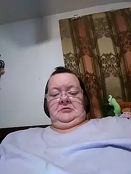 Snapshot of Bayou_Woman68 chatting on 04/13/26, 12:32 Bayou Woman68 online show from 04/13/26, 12:32
