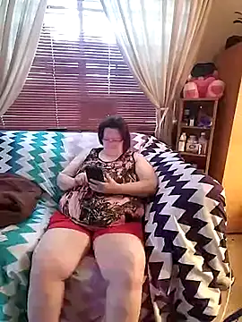Snapshot of Bayou_Woman68 chatting on 06/19/26, 02:43 Bayou Woman68 online show from 06/19/26, 02:43