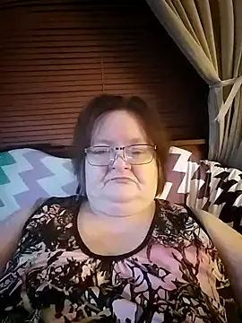 Snapshot of Bayou_Woman68 chatting on 06/22/26, 02:35 Bayou Woman68 online show from 06/22/26, 02:35