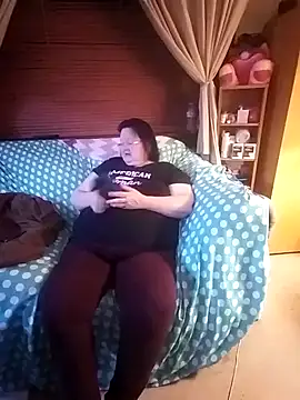 Snapshot of Bayou_Woman68 chatting on 07/21/26, 02:14 Bayou Woman68 online show from 07/21/26, 02:14