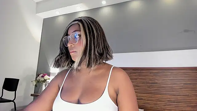 Adelehottman online show from 11/19/25, 12:16