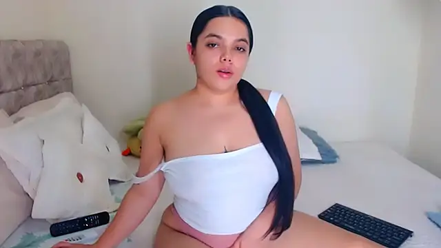 Snapshot of Sara-04 chatting on 01/13/26, 12:16 Sara-04 online show from 01/13/26, 12:16