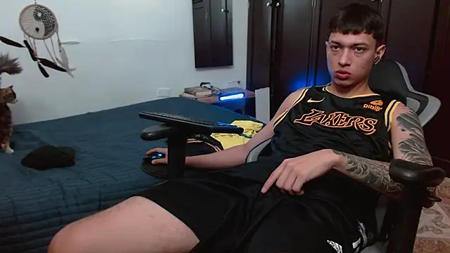 aaron blug online show from 11/23/25, 03:56