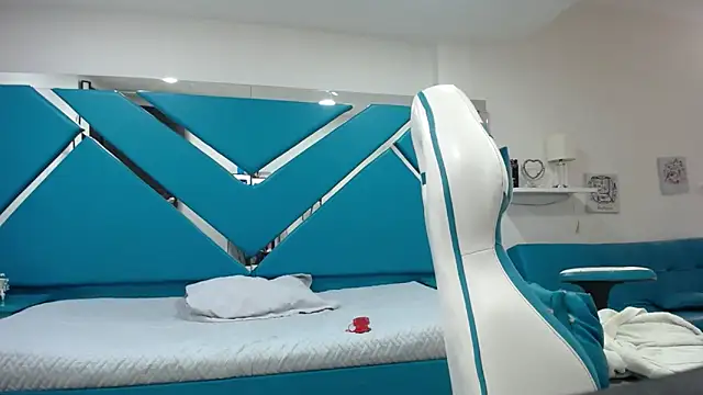  Miaaleon online show from 02/26/25, 07:27