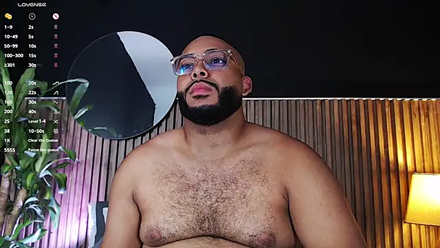 Snapshot of DilanJonnes_ chatting on 12/21/24, 10:51 DilanJonnes  online show from 12/21/24, 10:51