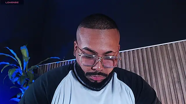 Snapshot of DilanJonnes_ chatting on 01/29/25, 10:11 DilanJonnes  online show from 01/29/25, 10:11