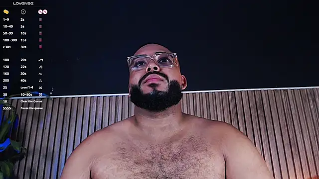 Snapshot of DilanJonnes_ chatting on 02/14/25, 10:58 DilanJonnes  online show from 02/14/25, 10:58