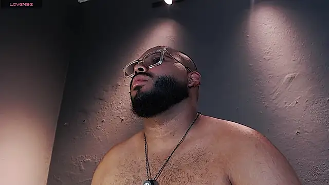 Snapshot of DilanJonnes_ chatting on 03/05/26, 09:33 DilanJonnes online show from 03/05/26, 09:33