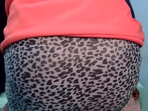 Snapshot of medinahswee chatting on 10/07/25, 03:47 medinahswee online show from 10/07/25, 03:47